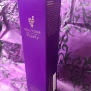 Younique Royalty Pore purifying cleanser